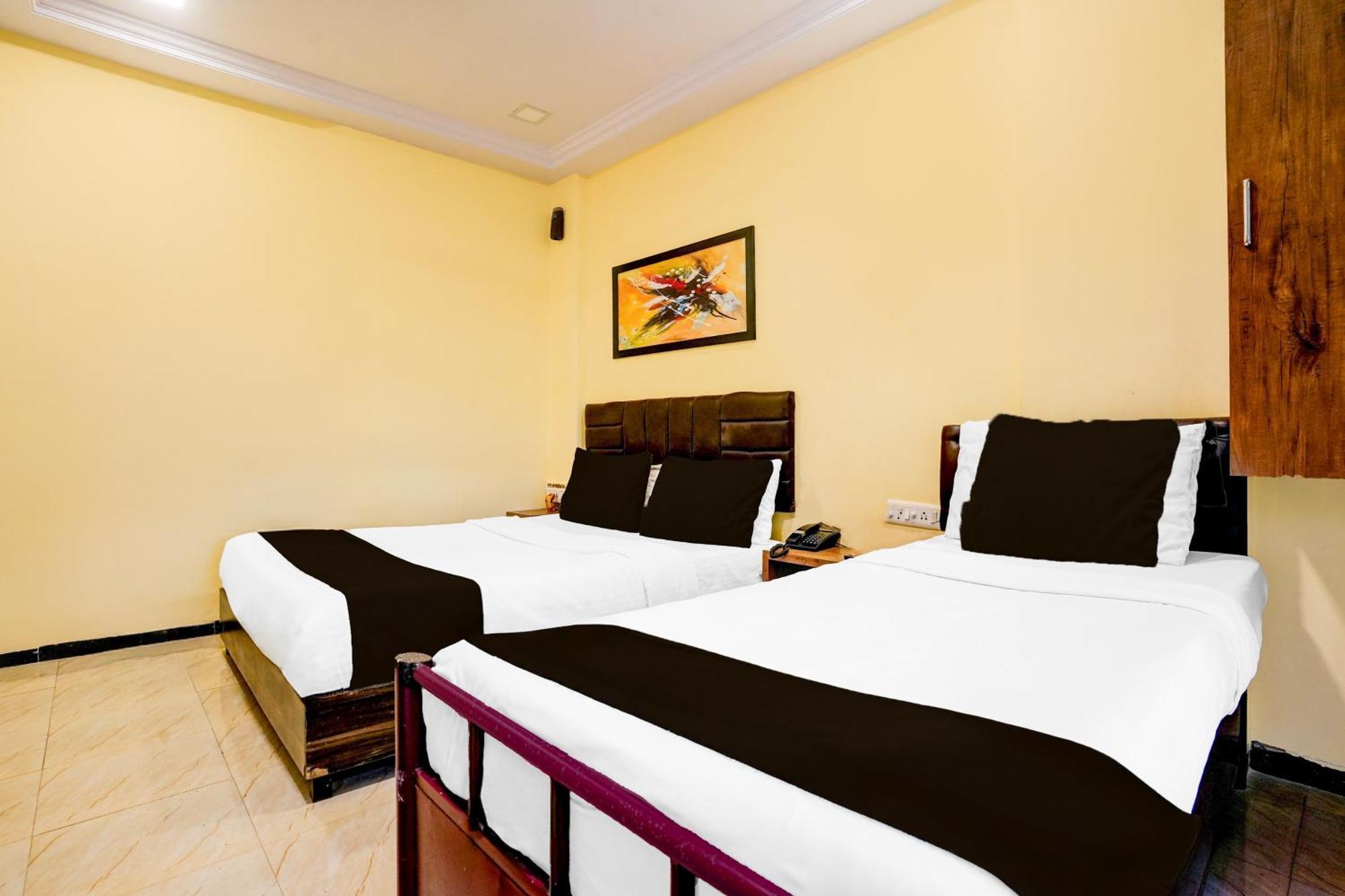 Hotel O Aksa 3*