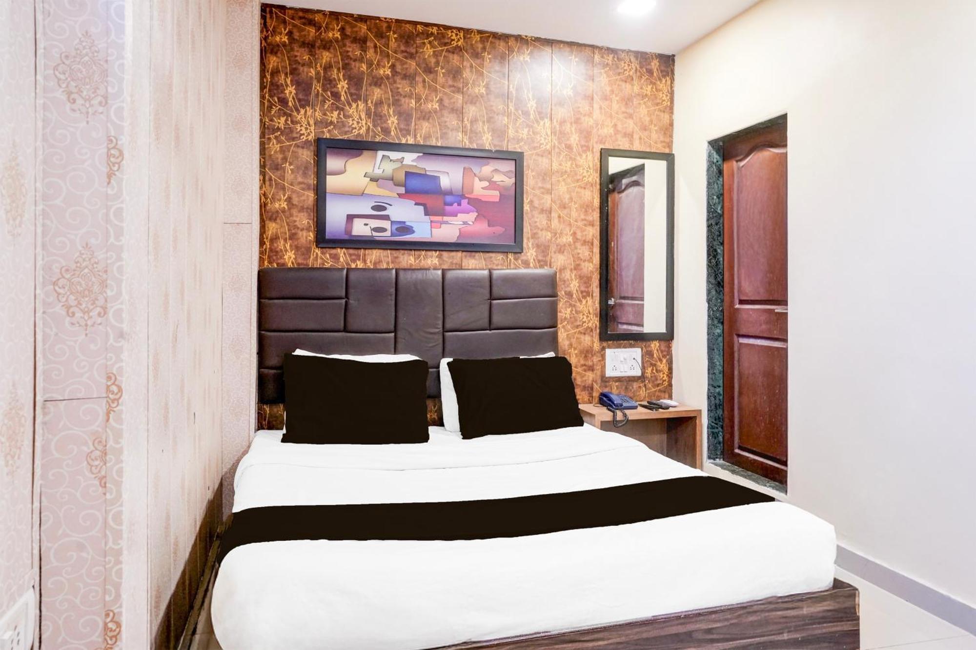 Hotel O Aksa 3*